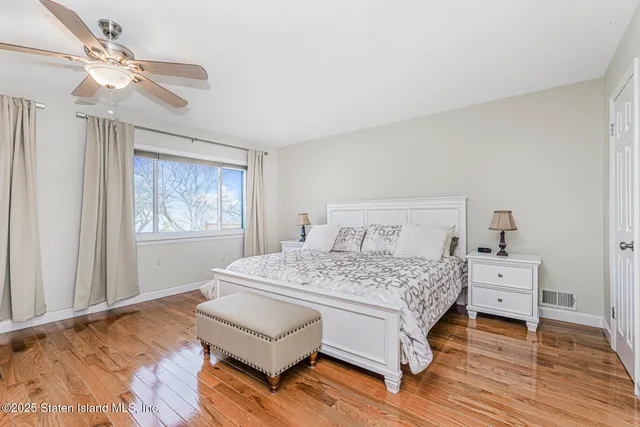 $649,999 | 22 Charleston Avenue | Rossville