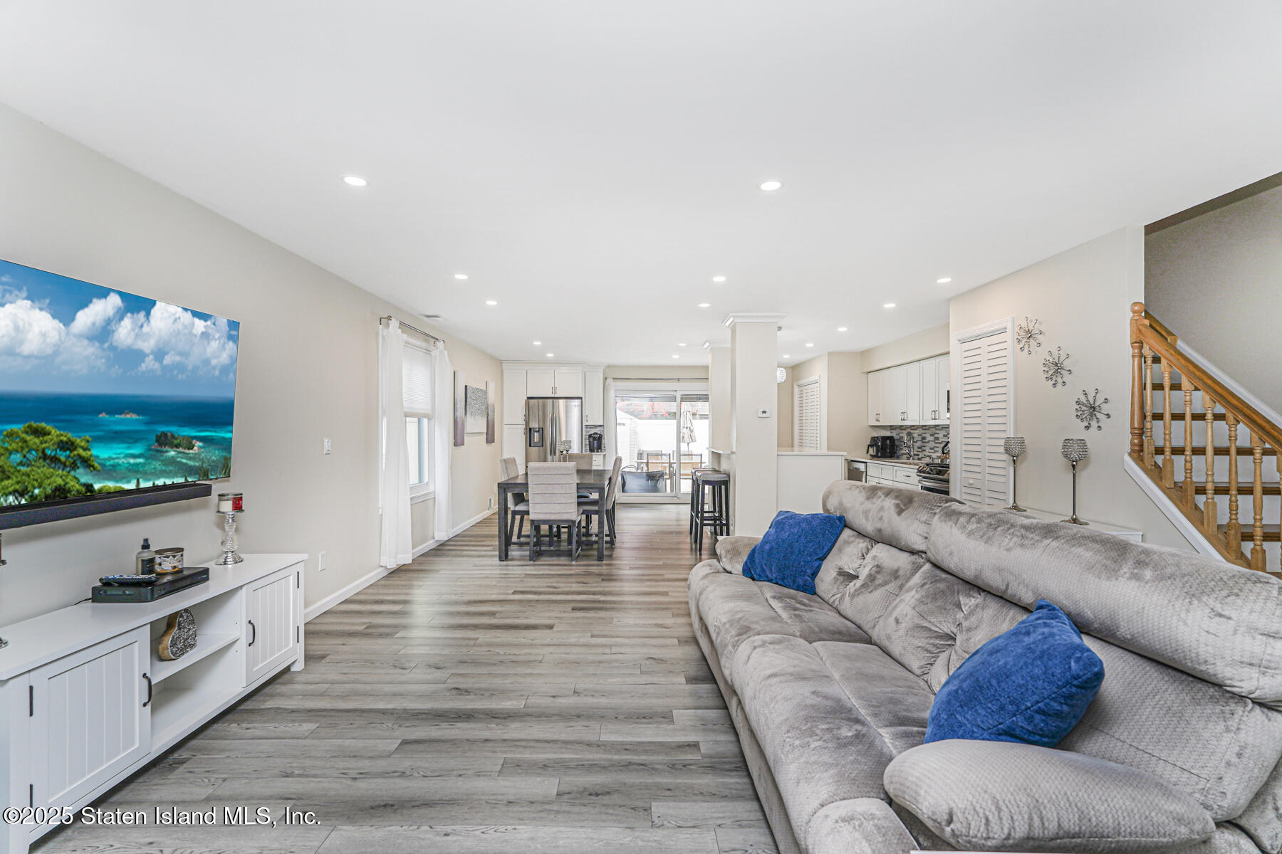 22 Charleston Avenue Staten Island, NY 10309 - Photo 3 of 29 Photo Nov 18 2025, 12 13 11 PM