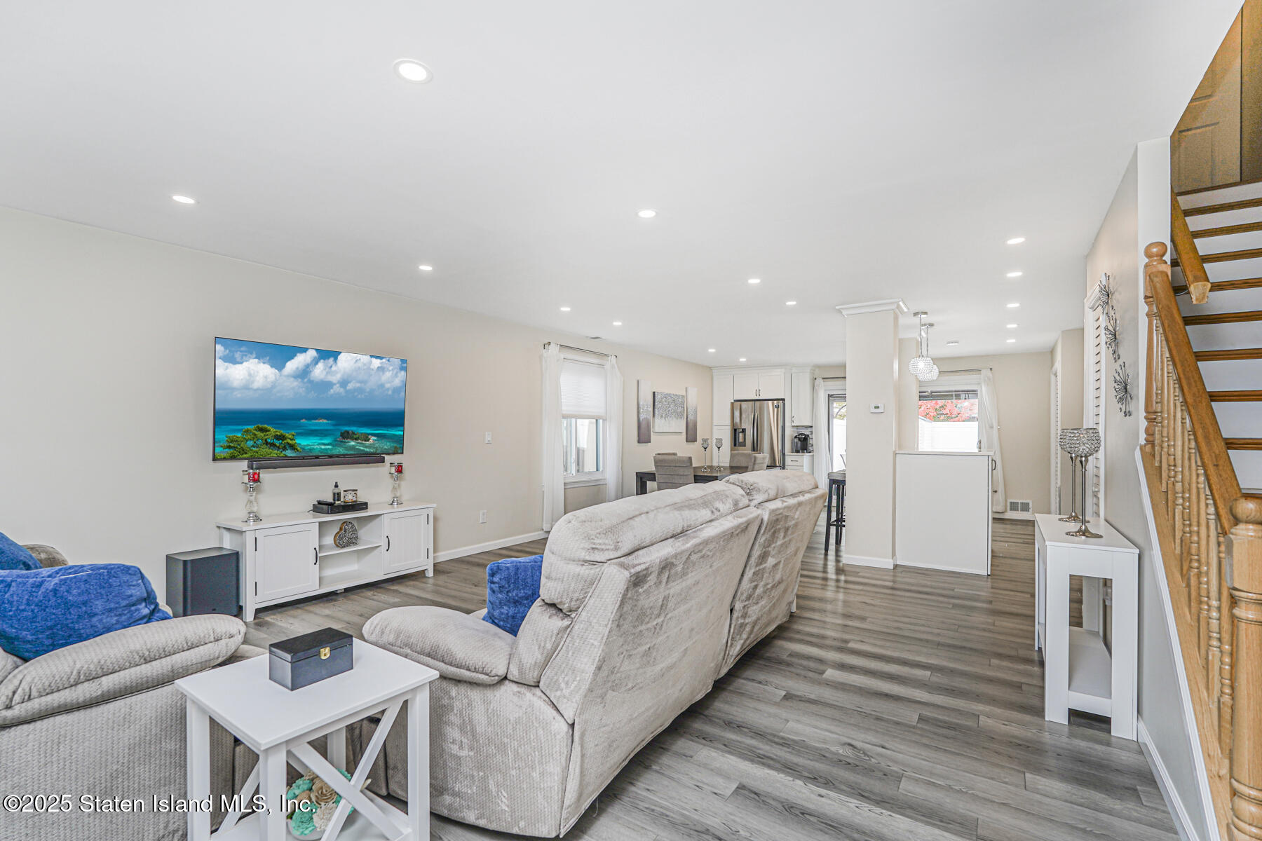 22 Charleston Avenue Staten Island, NY 10309 - Photo 5 of 29 Photo Nov 18 2025, 12 13 05 PM