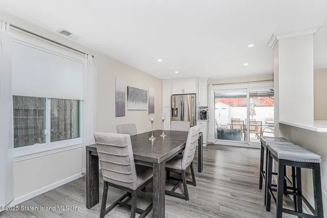 $649,999 | 22 Charleston Avenue | Rossville