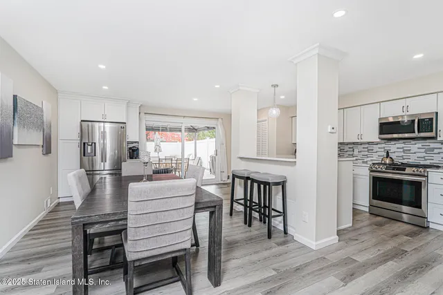 $649,999 | 22 Charleston Avenue | Rossville