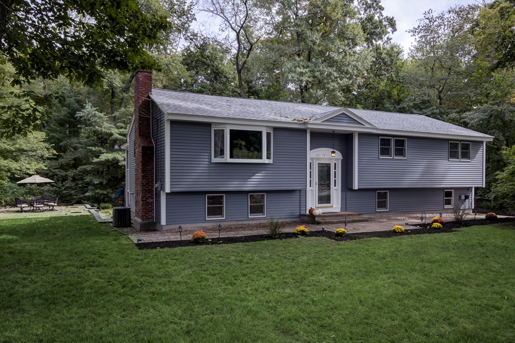 7 John Robinson Road Hudson, MA 01749 - Photo 1 of 22 Gallery Image 1