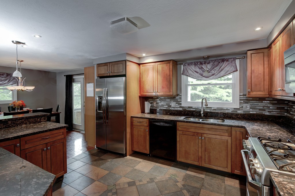 7 John Robinson Road Hudson, MA 01749 - Photo 13 of 22 Gallery Image 13