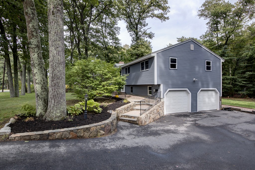 7 John Robinson Road Hudson, MA 01749 - Photo 3 of 22 Gallery Image 3