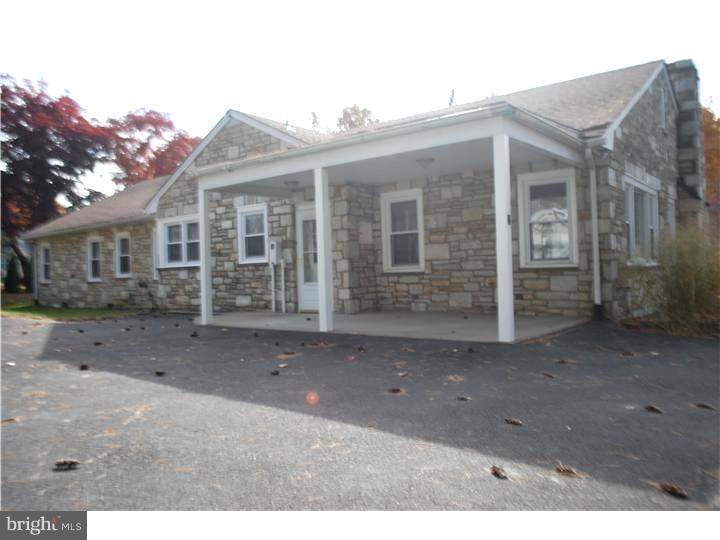 855 Southampton Road Philadelphia, PA 19116 - Photo 18 of 18 Exterior Back