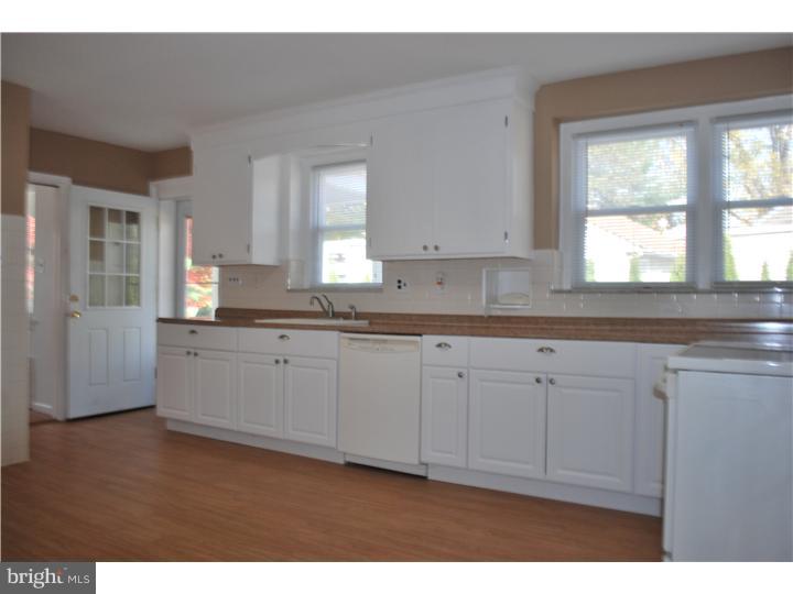 855 Southampton Road Philadelphia, PA 19116 - Photo 8 of 18 Kitchen