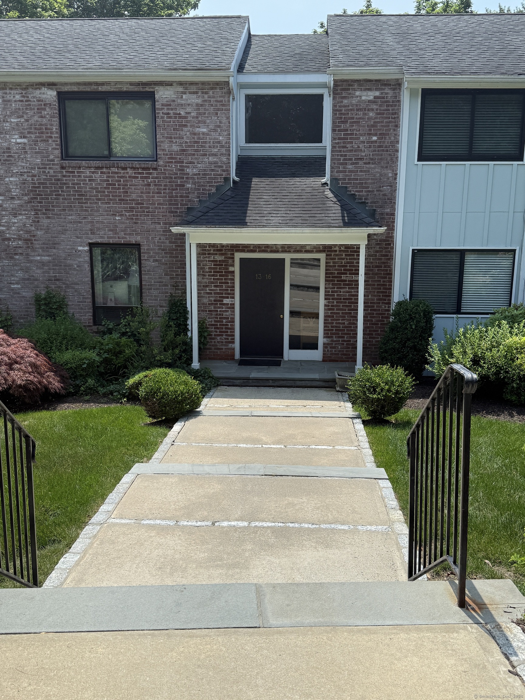 13 Hills Lane, Unit 13 Westport, CT 06880 - Photo 3 of 32