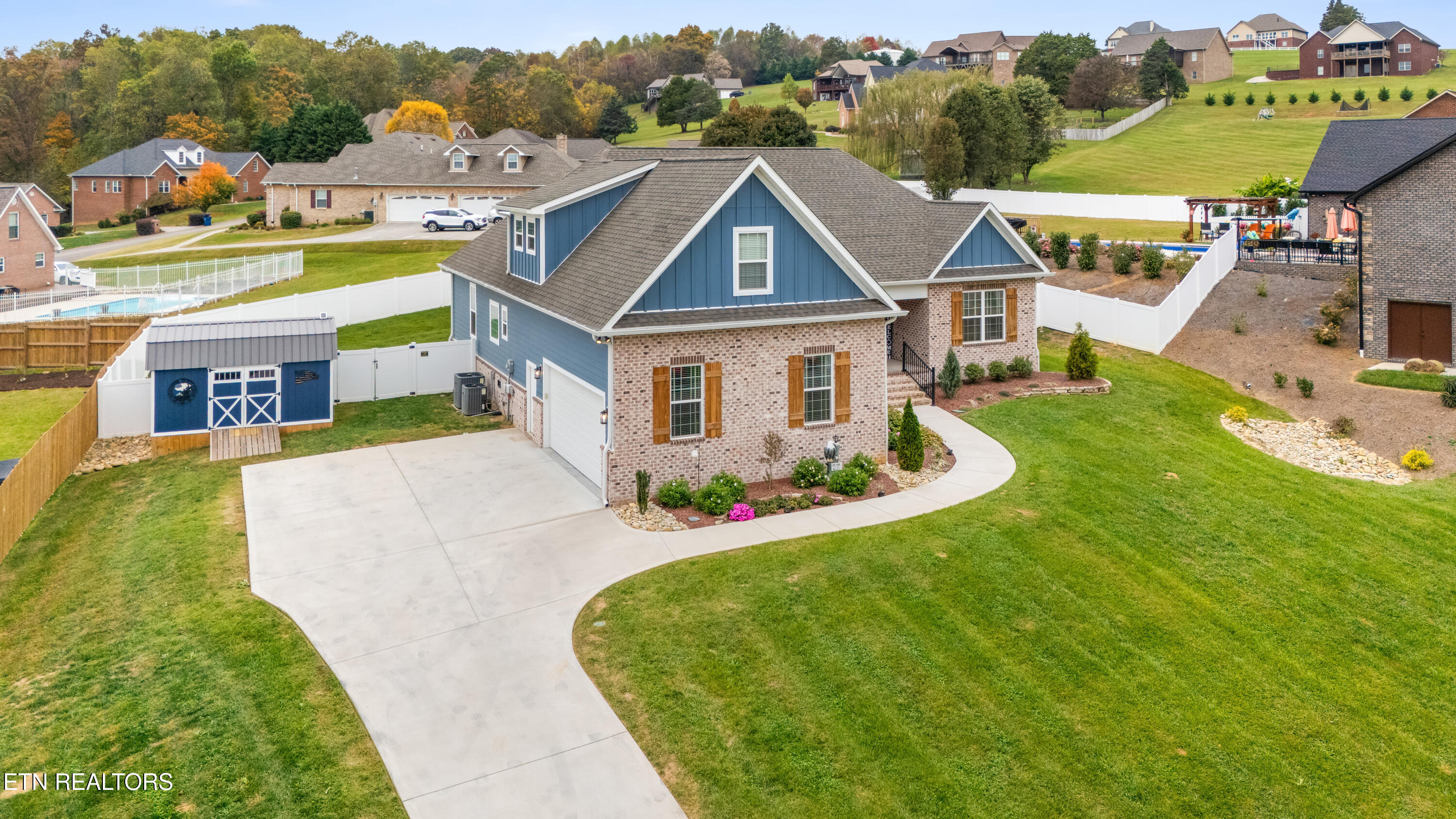 8213 Campbells Point Road Corryton, TN 37721 - Photo 2 of 24 8213 Campbells Pt