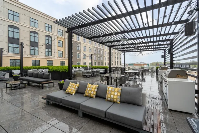 $725,000 | 18 Artisan Drive, Unit 214, Salem, NH 03079