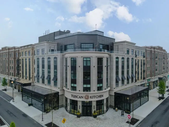 $725,000 | 18 Artisan Drive, Unit 214, Salem, NH 03079