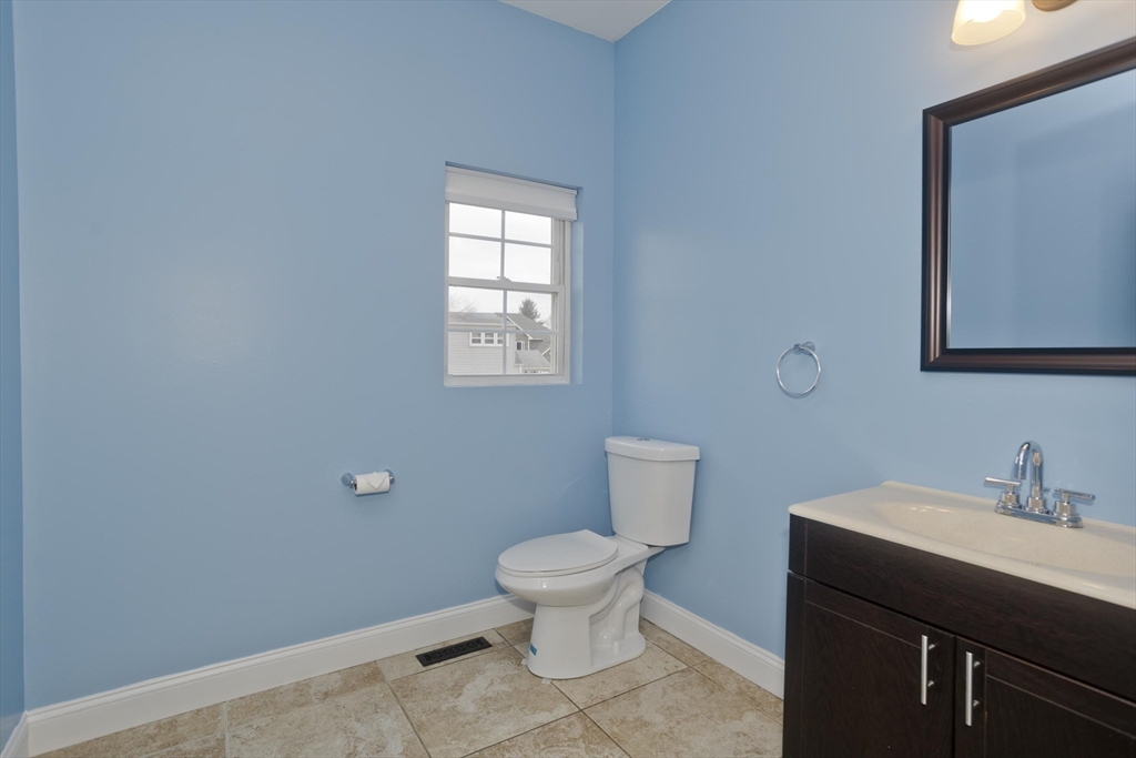 48 Mountain Avenue West Springfield, MA 01089 - Photo 27 of 39