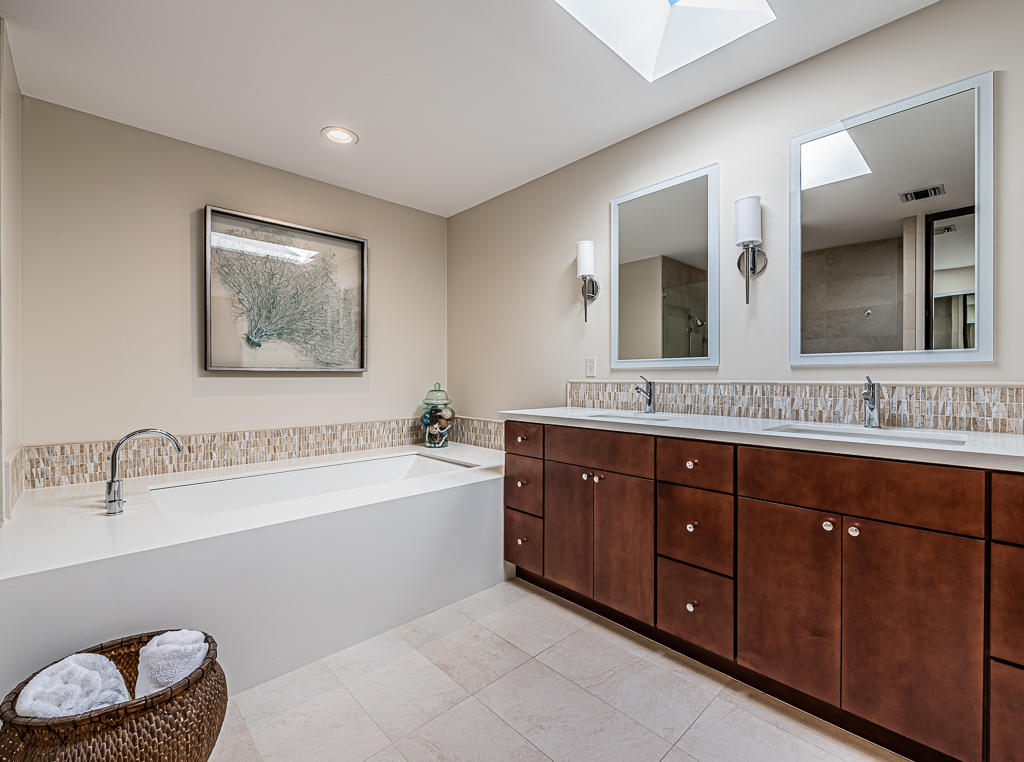 365 River Edge Road Jupiter, FL 33477 - Photo 25 of 47 Master bath