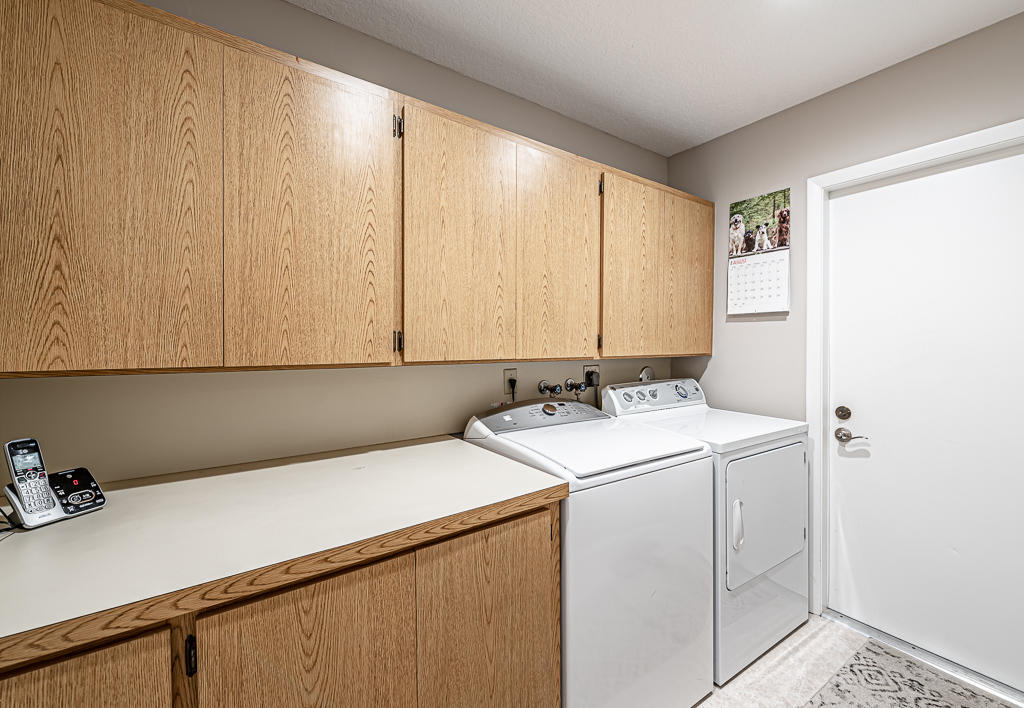 365 River Edge Road Jupiter, FL 33477 - Photo 33 of 47 Laundry room