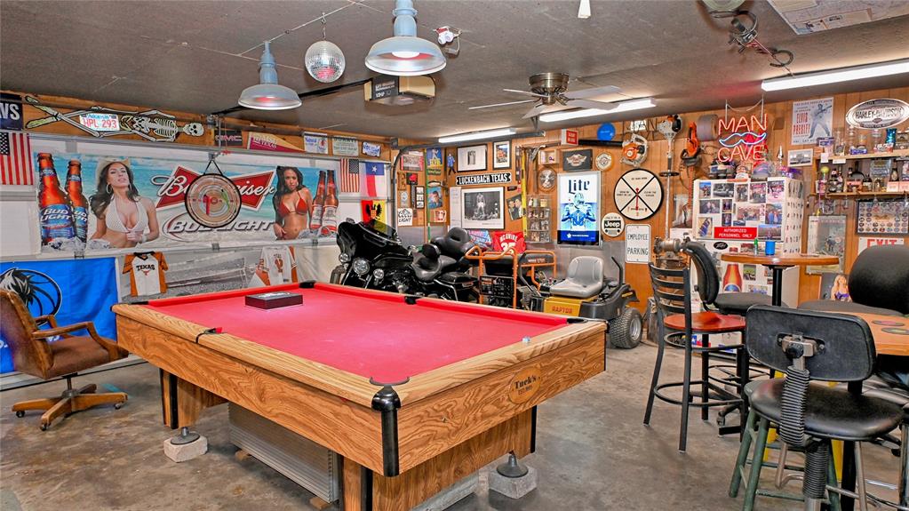 522 Montague Street Nocona, TX 76255 - Photo 19 of 25 a patio area with table and chairs