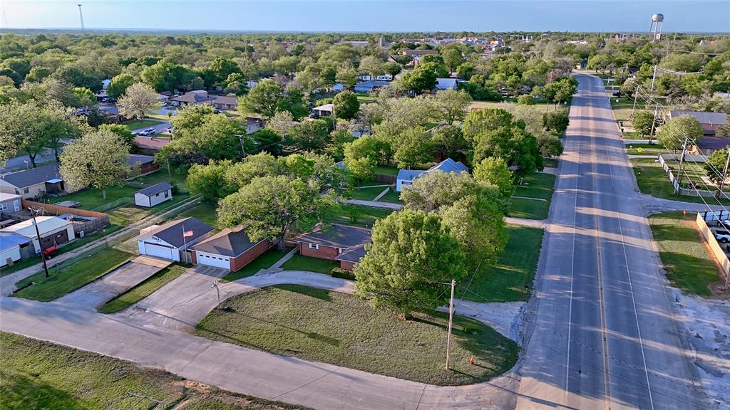 522 Montague Street Nocona, TX 76255 - Photo 23 of 25 a view of a garden with plants