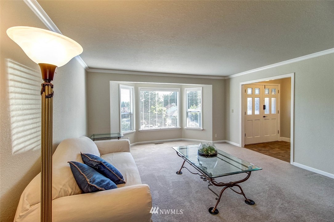 521 225th Place Southeast Bothell, WA 98021 - Photo 10 of 25