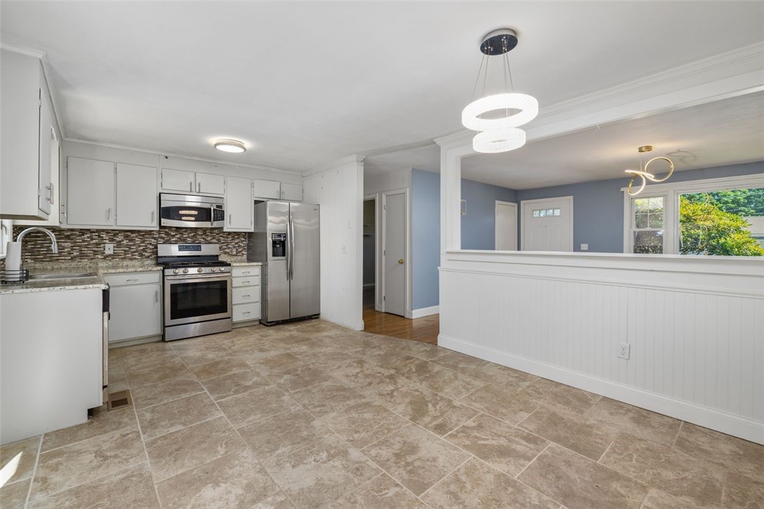 37 Ridgeway Drive Warren, RI 02885 - Photo 6 of 17