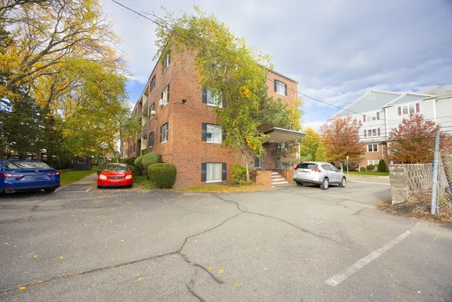 $339,900 | 220 Essex Street, Unit 1, Melrose, MA 02176
