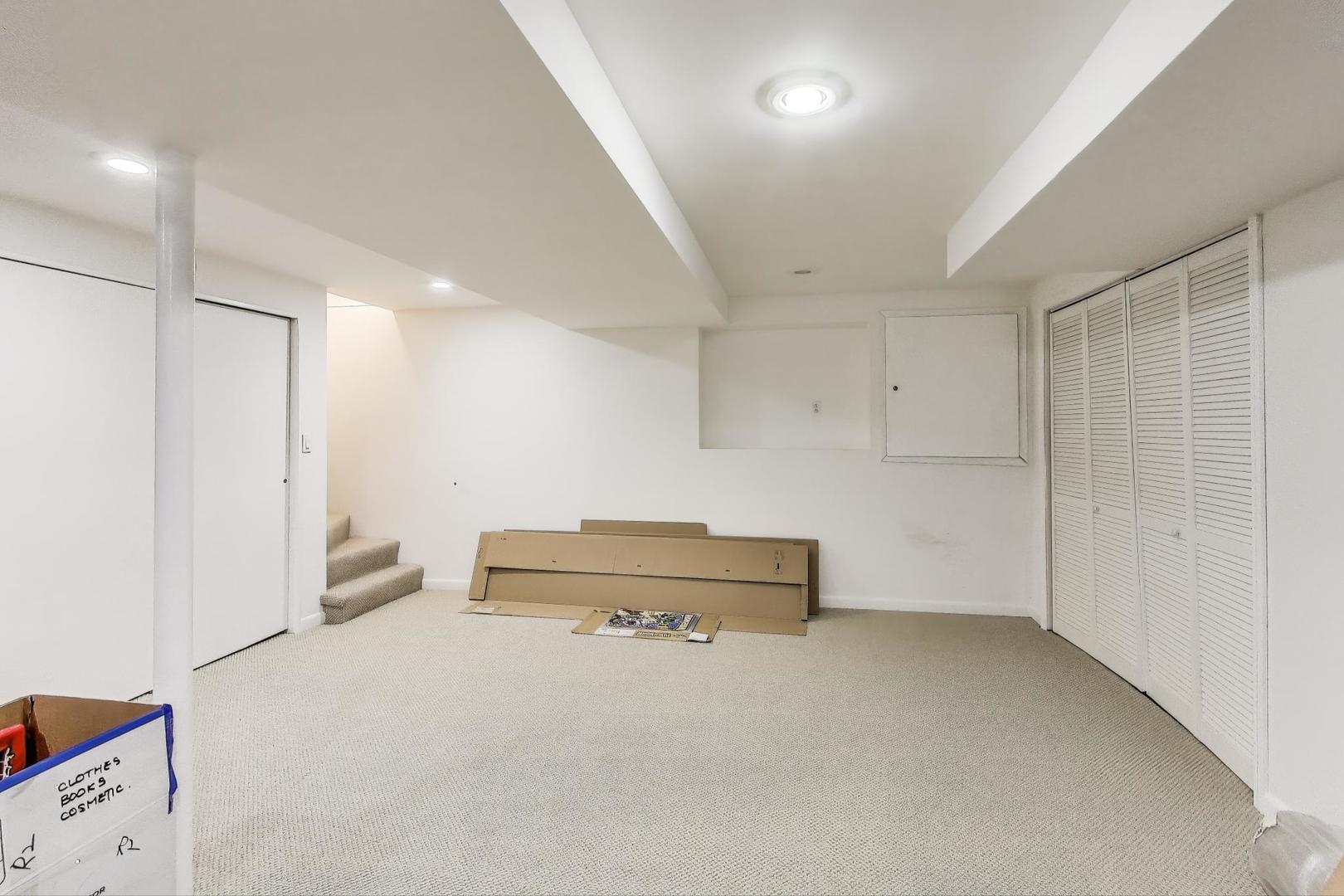 1344 Southwind Drive Northbrook, IL 60062 - Photo 29 of 39 a view of empty room