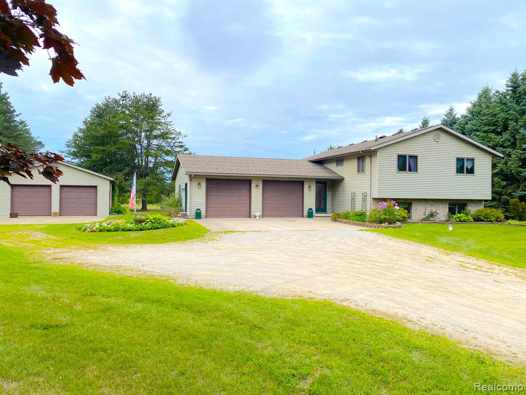 4870 Mertz Road Mayville, MI 48744 - Photo 3 of 34