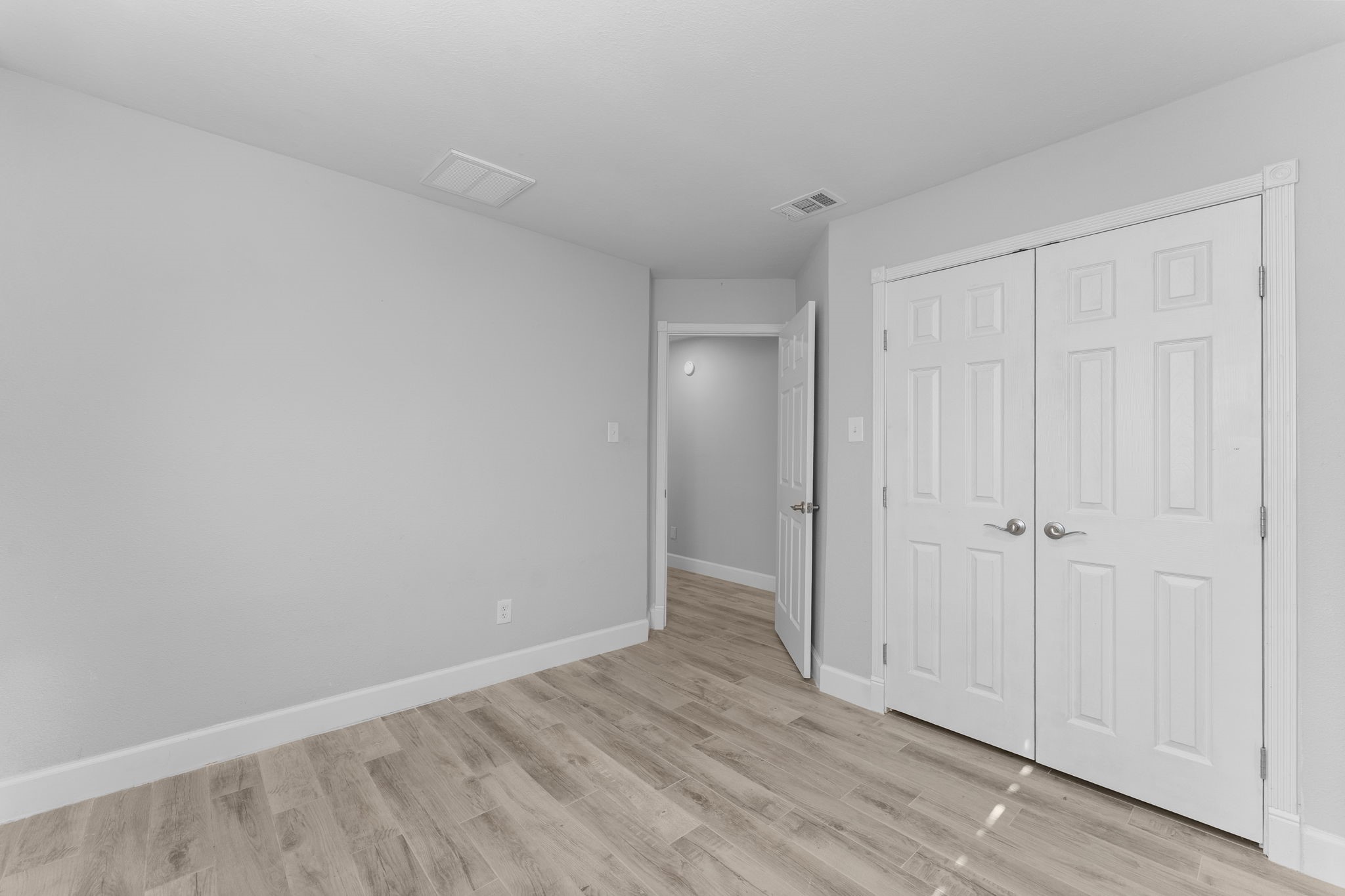 22 Shady Oak Lane Conroe, TX 77304 - Photo 30 of 44 a view of an empty room