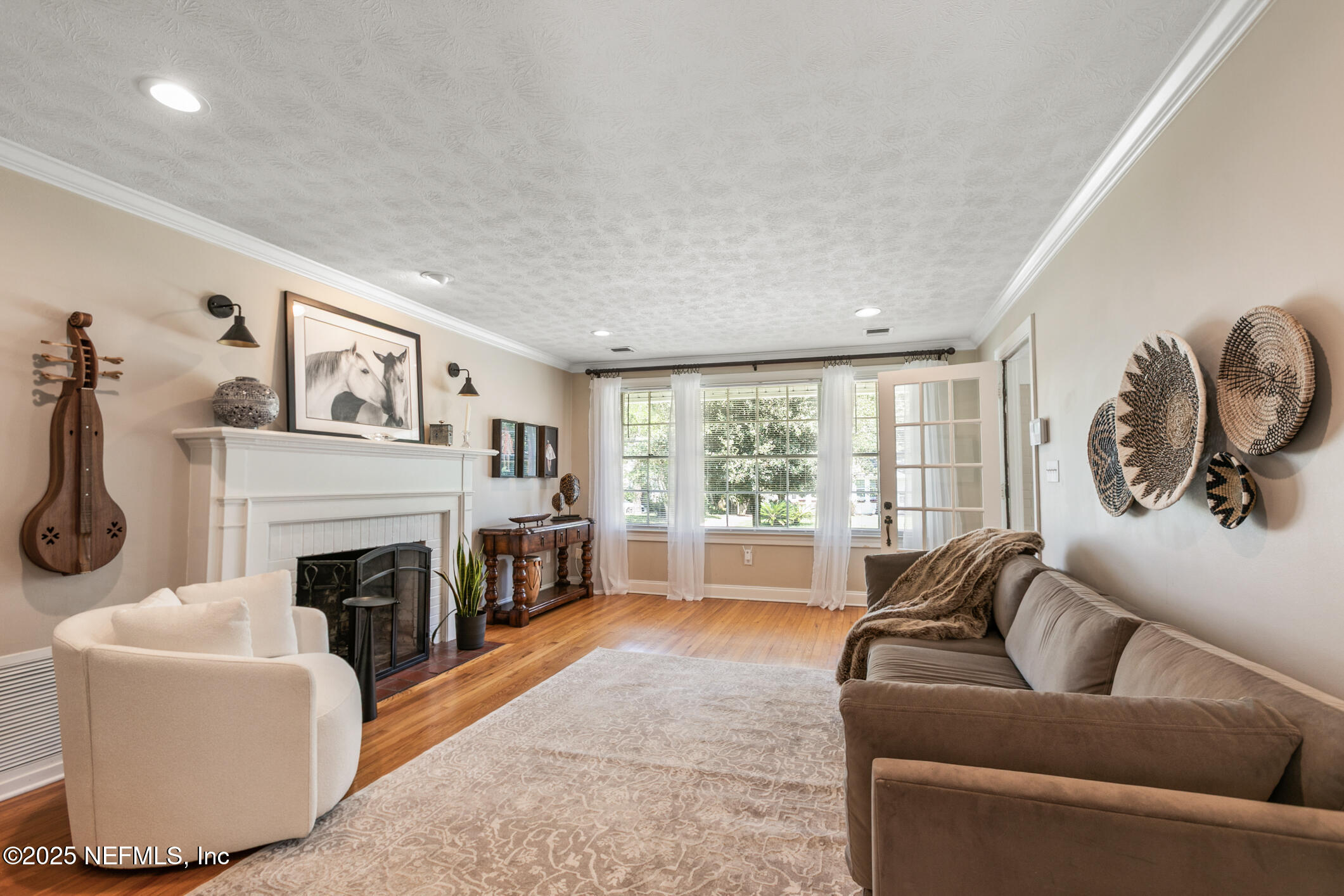1706 Lorimier Road Jacksonville, FL 32207 - Photo 11 of 32 Living room