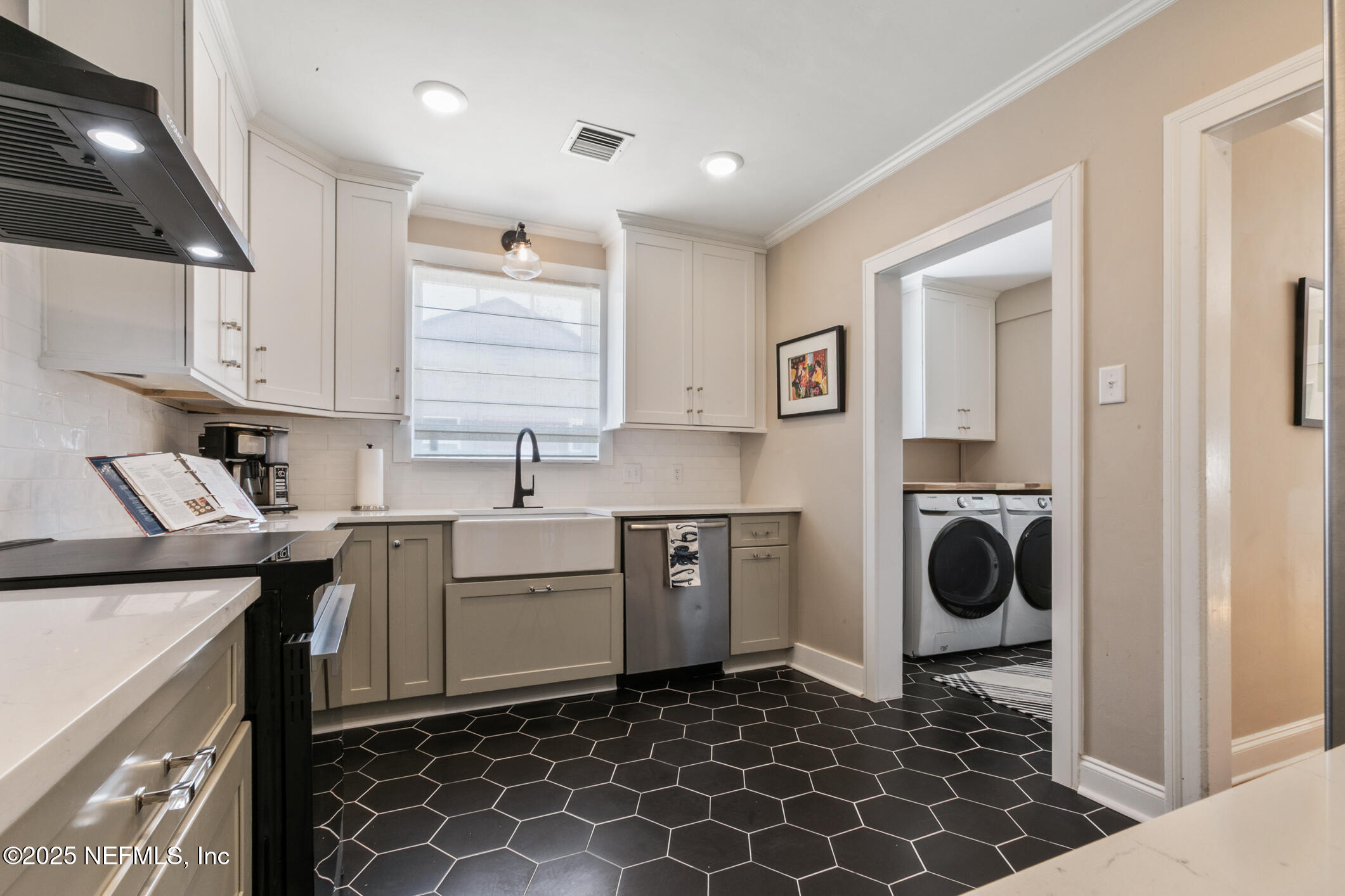 1706 Lorimier Road Jacksonville, FL 32207 - Photo 15 of 32 Kitchen