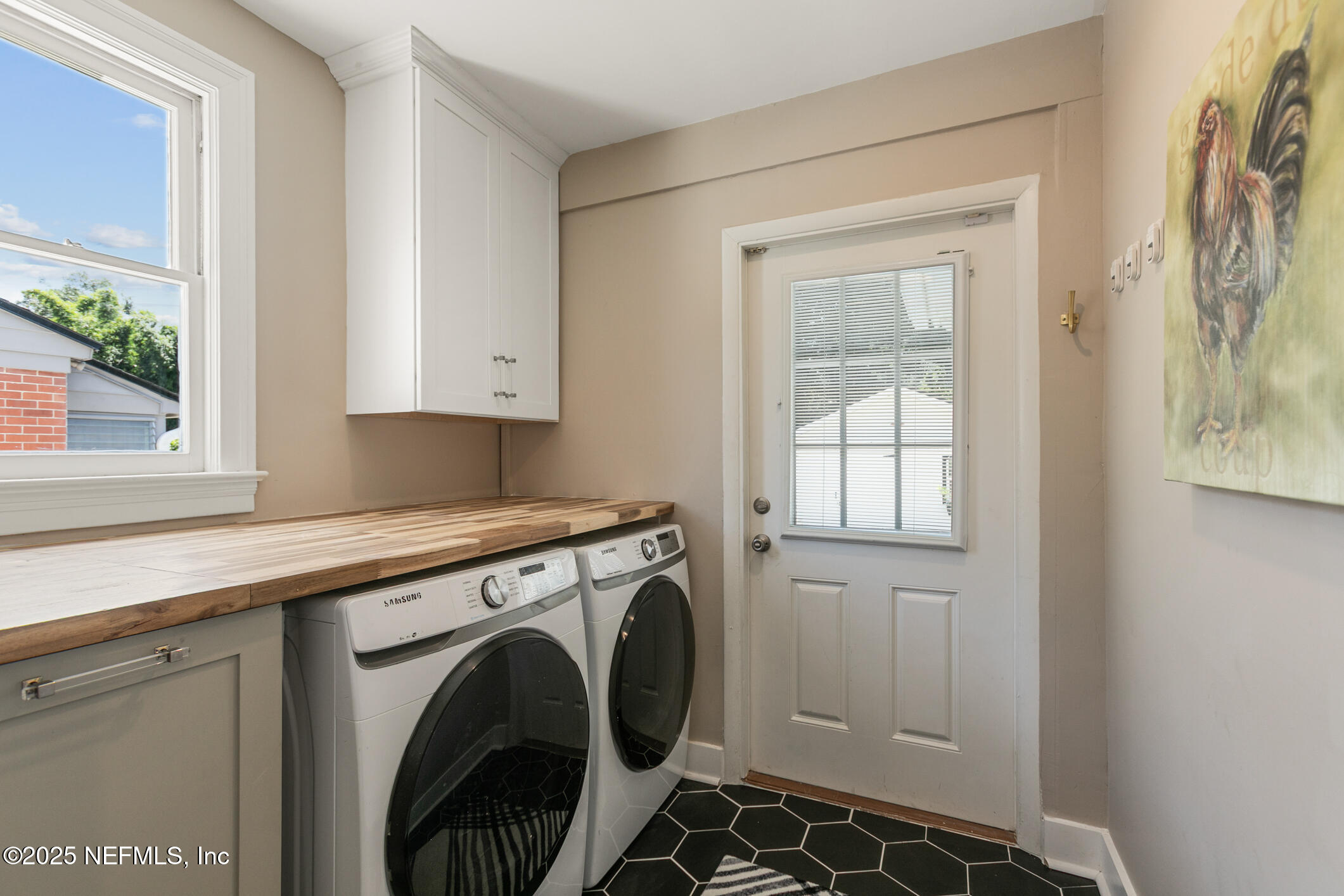 1706 Lorimier Road Jacksonville, FL 32207 - Photo 17 of 32 Laundry room