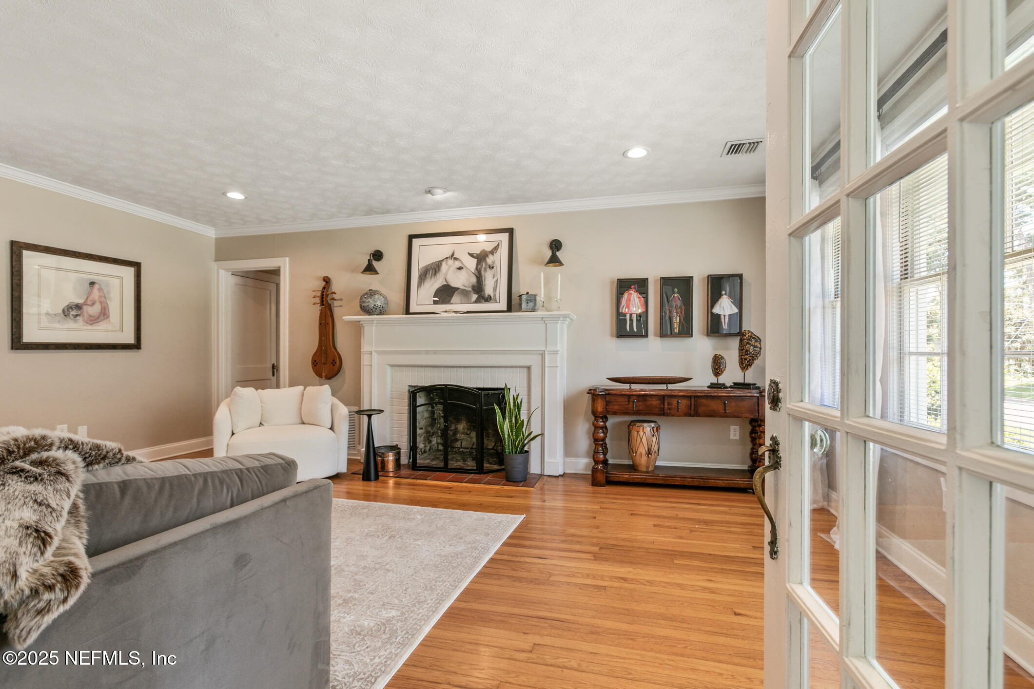 1706 Lorimier Road Jacksonville, FL 32207 - Photo 9 of 32 Living room
