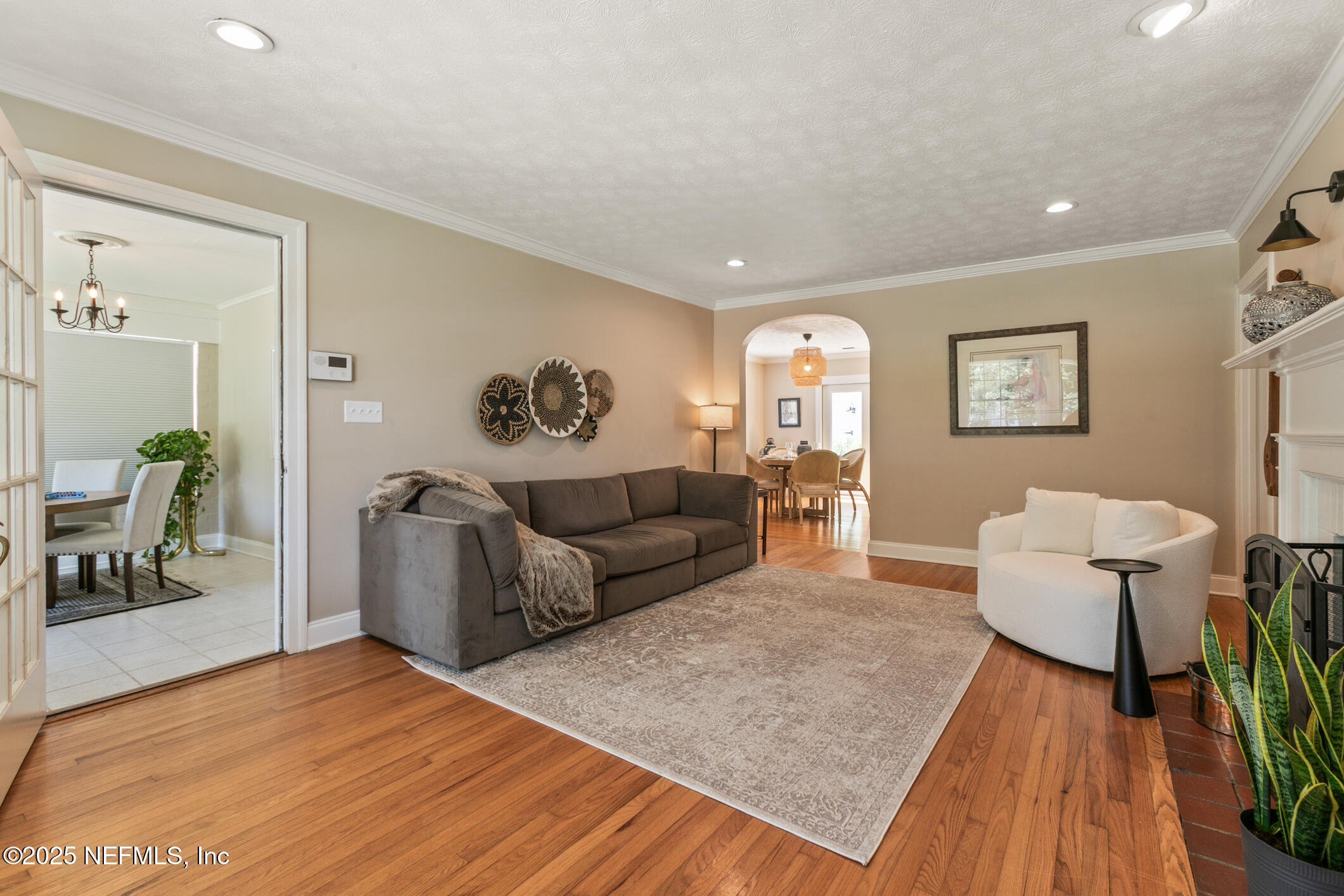 1706 Lorimier Road Jacksonville, FL 32207 - Photo 10 of 32 Living room