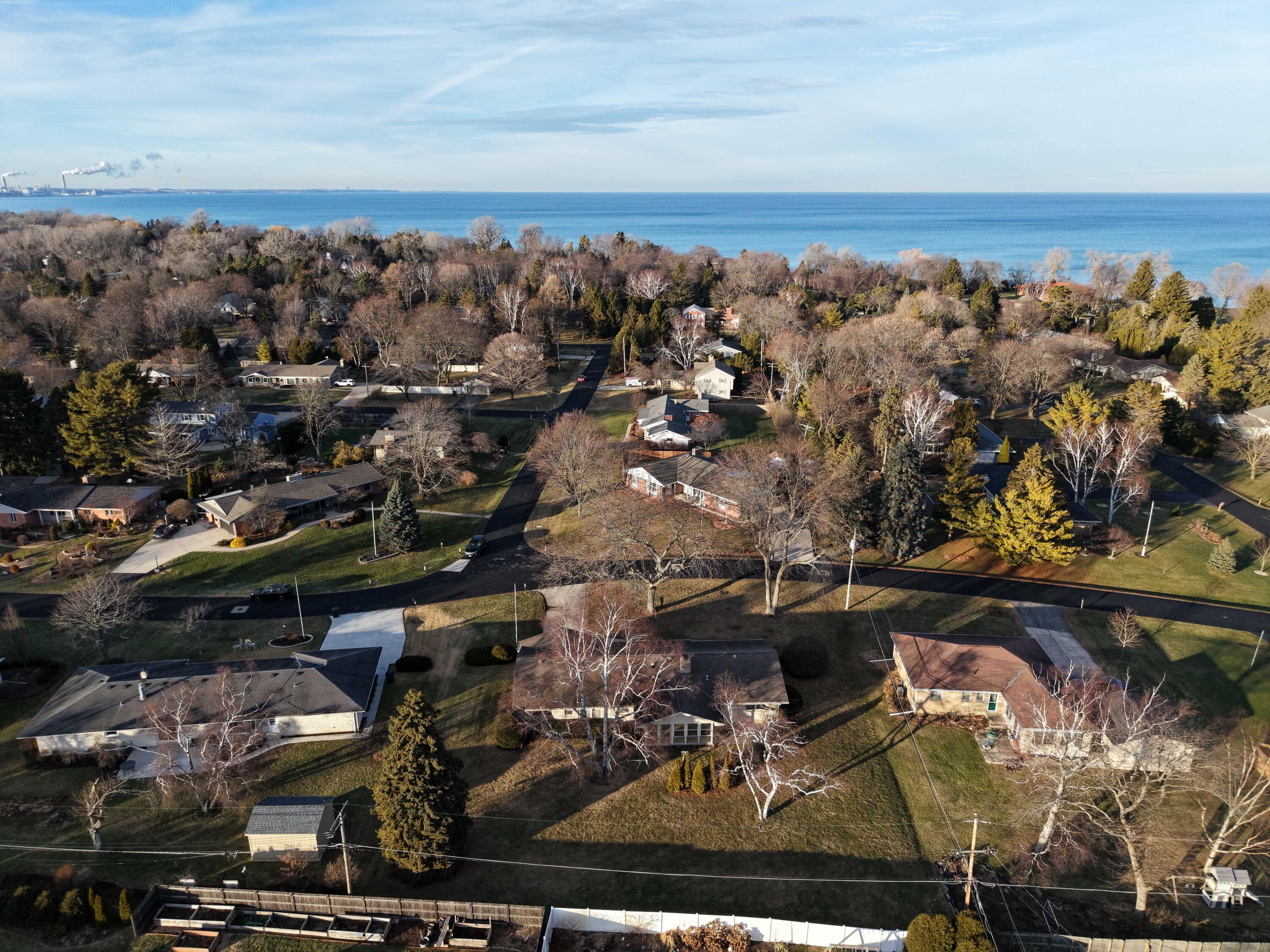 207 Old Pine Circle Wind Point, WI 53402 - Photo 20 of 23 Aerial 2