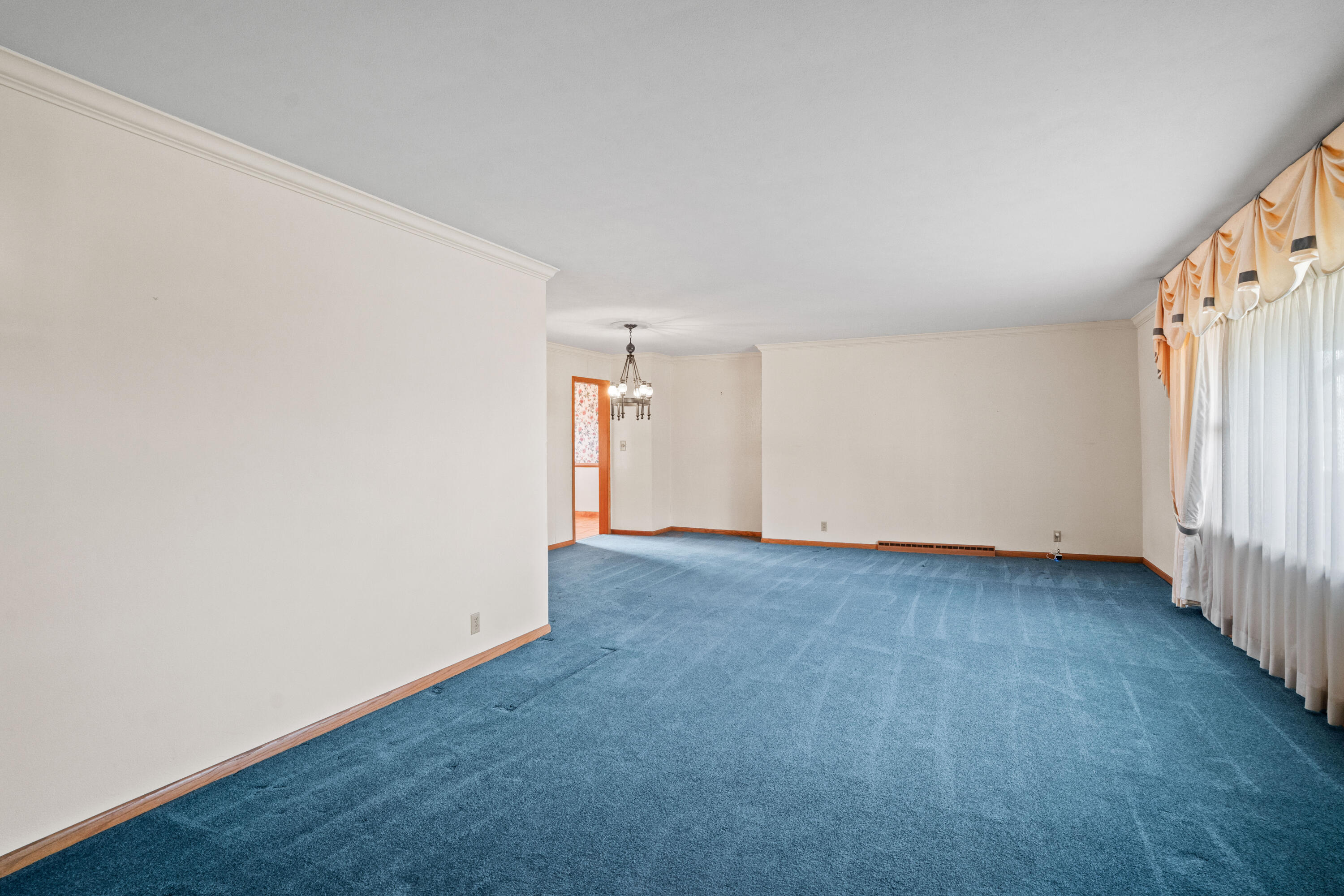 207 Old Pine Circle Wind Point, WI 53402 - Photo 2 of 23 Living Room
