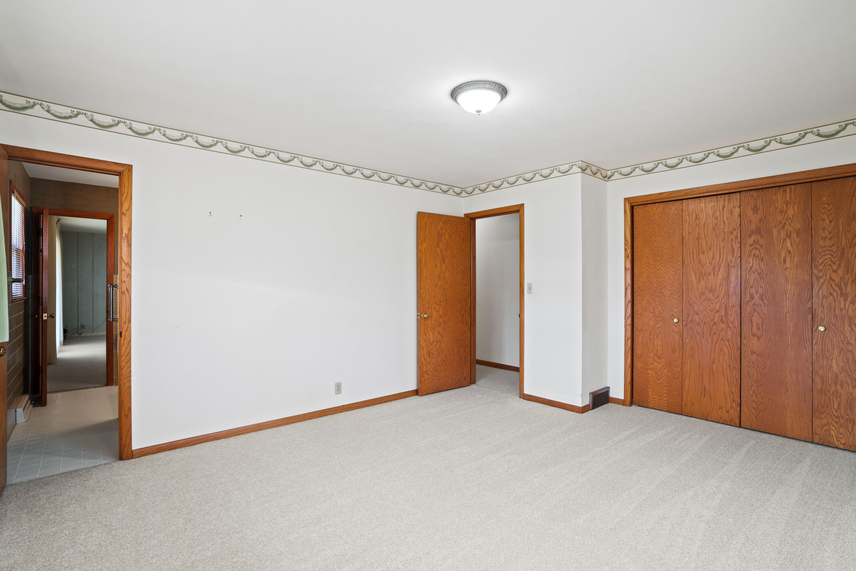 207 Old Pine Circle Wind Point, WI 53402 - Photo 7 of 23 Primary Bedroom