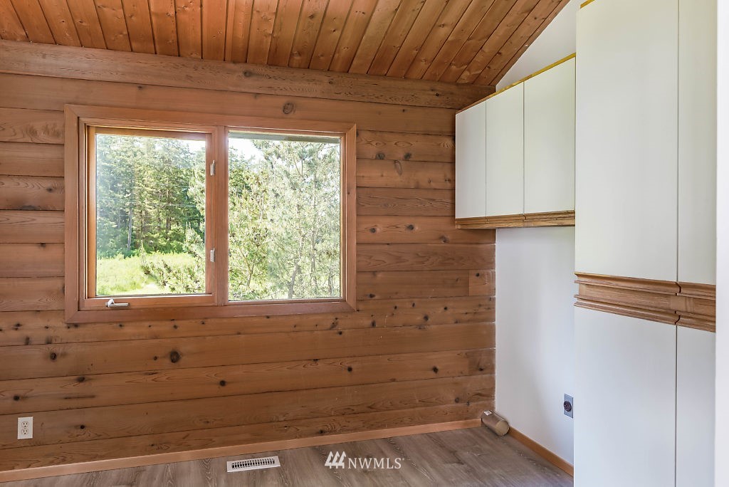 2079 Arnold Road Coupeville, WA 98239 - Photo 13 of 25 Gallery Image 13
