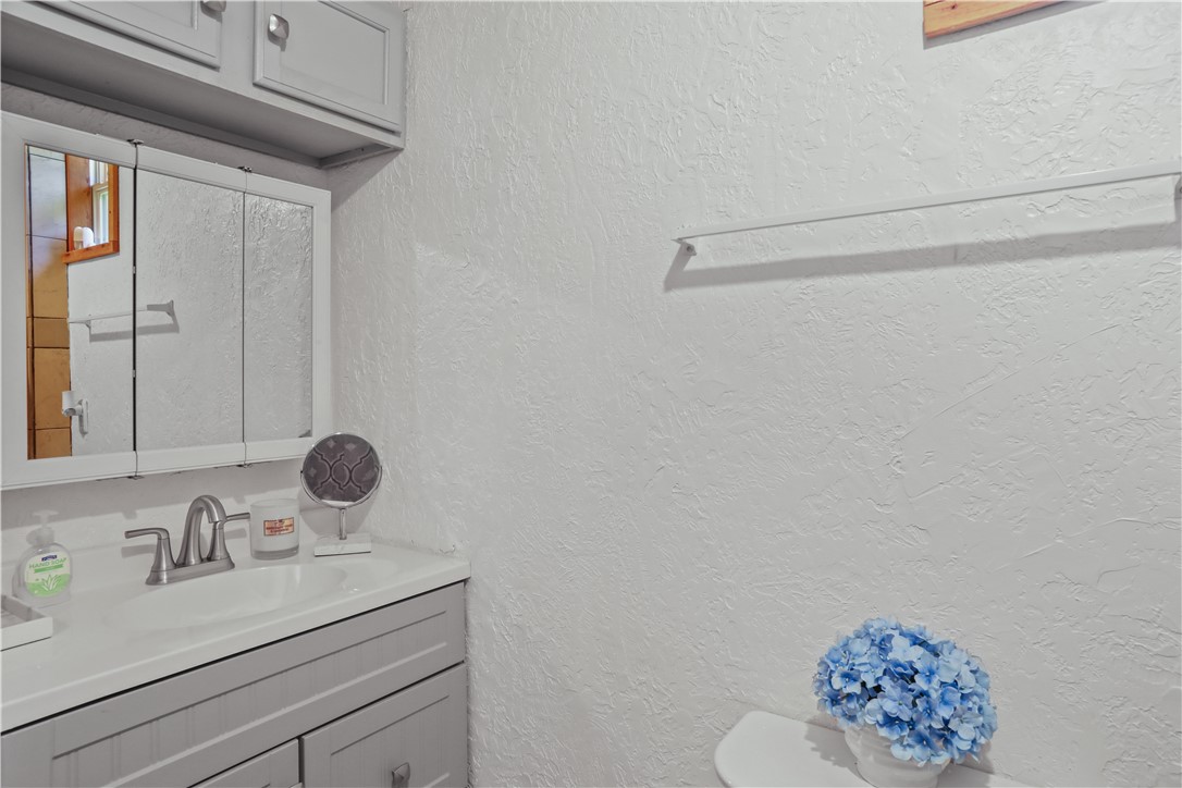 694 Overstreet Road Jesup, GA 31546 - Photo 20 of 23 bathroom 1 of 2