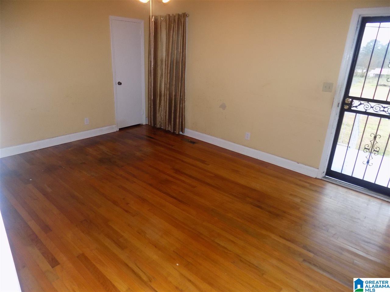 916 8th Street Pleasant Grove, AL 35127 - Photo 3 of 9
