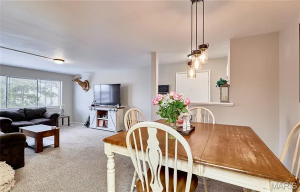 $140,000 | 7 Fairways Circle, Unit E, St. Charles, MO 63303