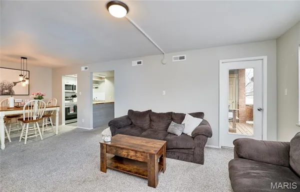$140,000 | 7 Fairways Circle, Unit E, St. Charles, MO 63303