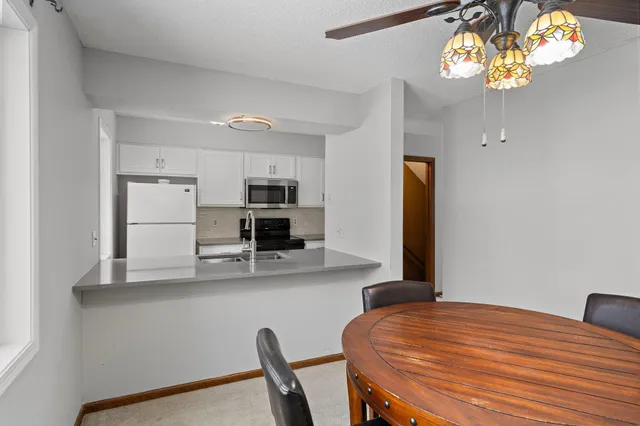 $309,900 | 1595 Wayzata Boulevard, Unit F, Long Lake, MN 55356