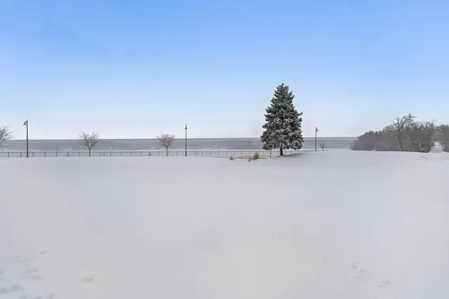 $309,900 | 1595 Wayzata Boulevard, Unit F, Long Lake, MN 55356