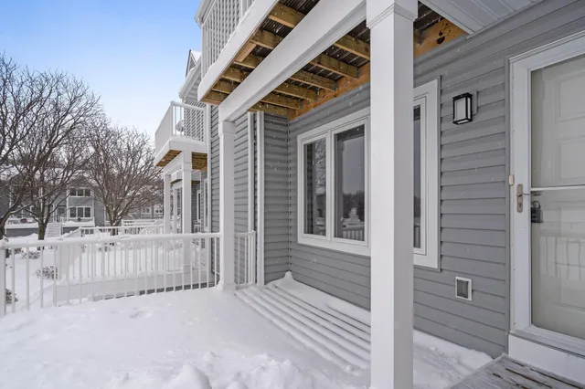 $309,900 | 1595 Wayzata Boulevard, Unit F, Long Lake, MN 55356