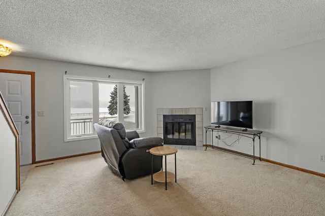 $309,900 | 1595 Wayzata Boulevard, Unit F, Long Lake, MN 55356