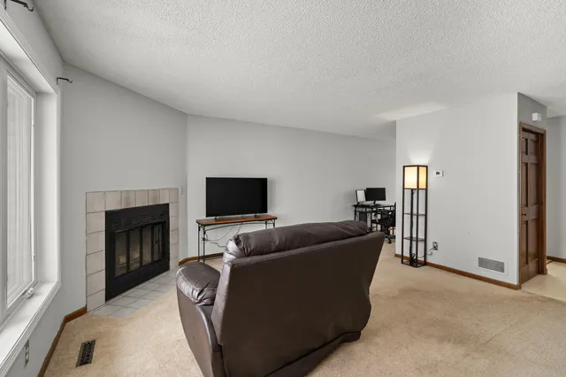 $309,900 | 1595 Wayzata Boulevard, Unit F, Long Lake, MN 55356