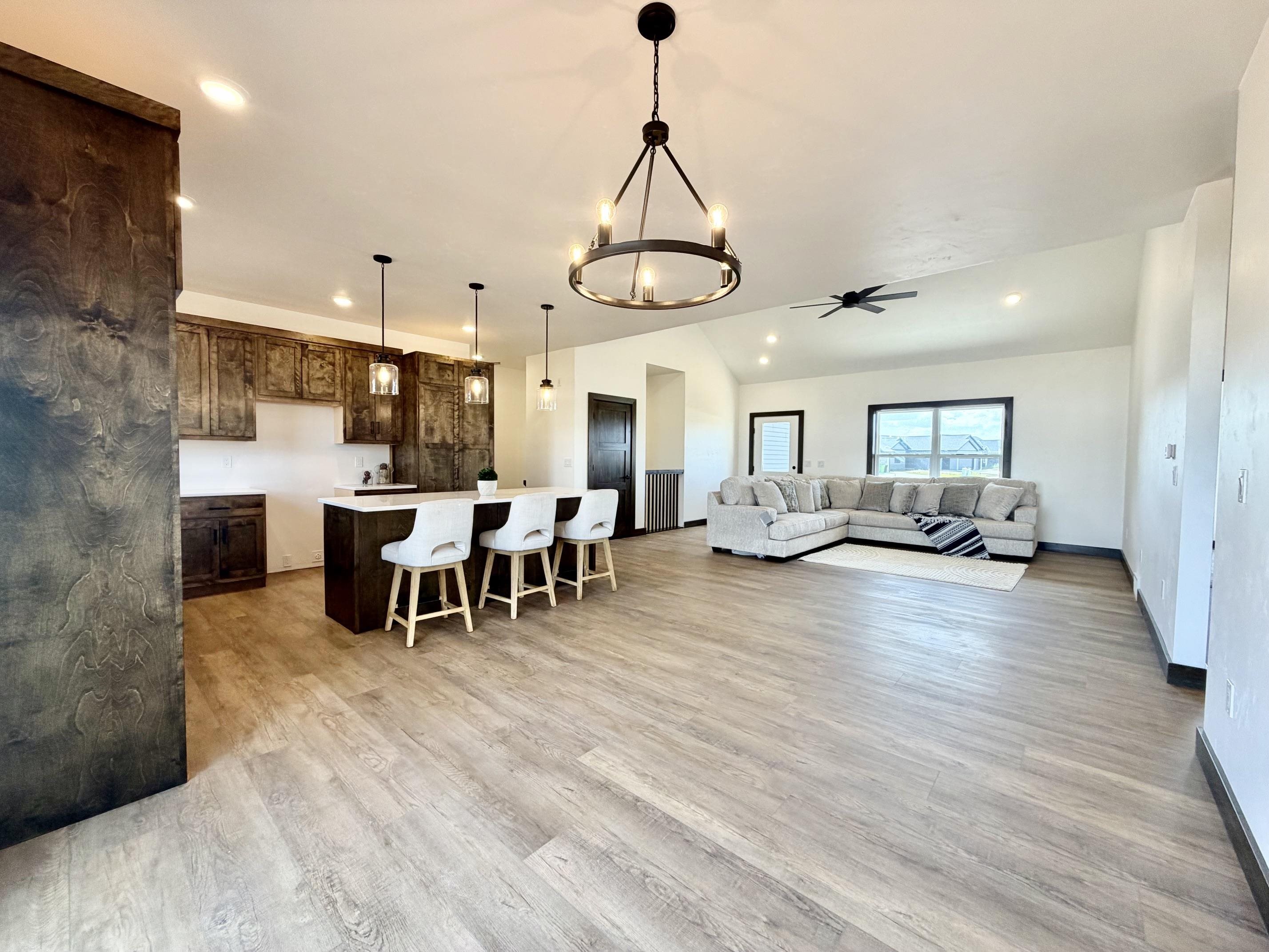 W5668 Tonys Way Appleton, WI 54915 - Photo 4 of 22 Gallery Image 4