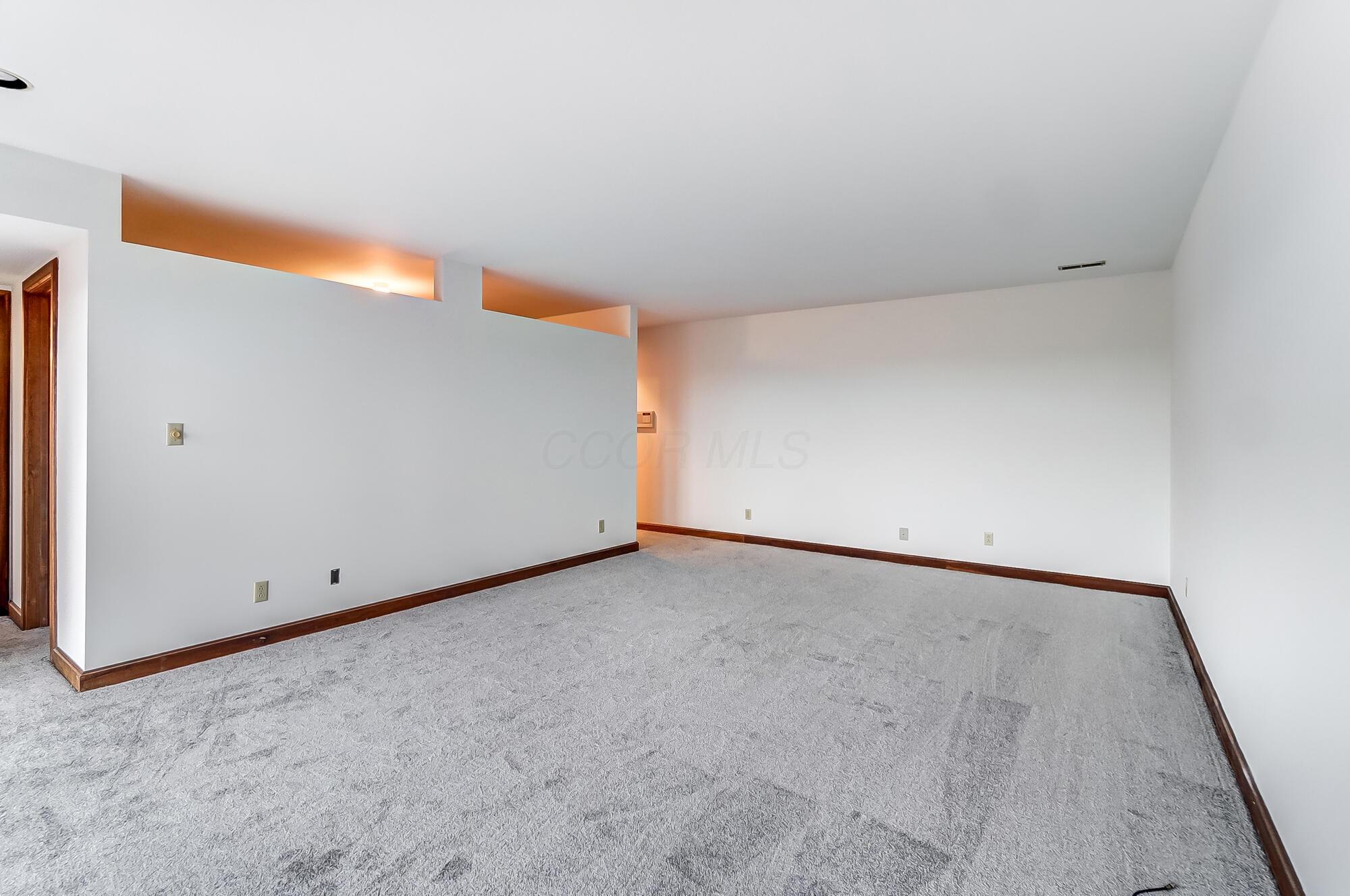 11055 Reynolds Road Utica, OH 43080 - Photo 33 of 62 044