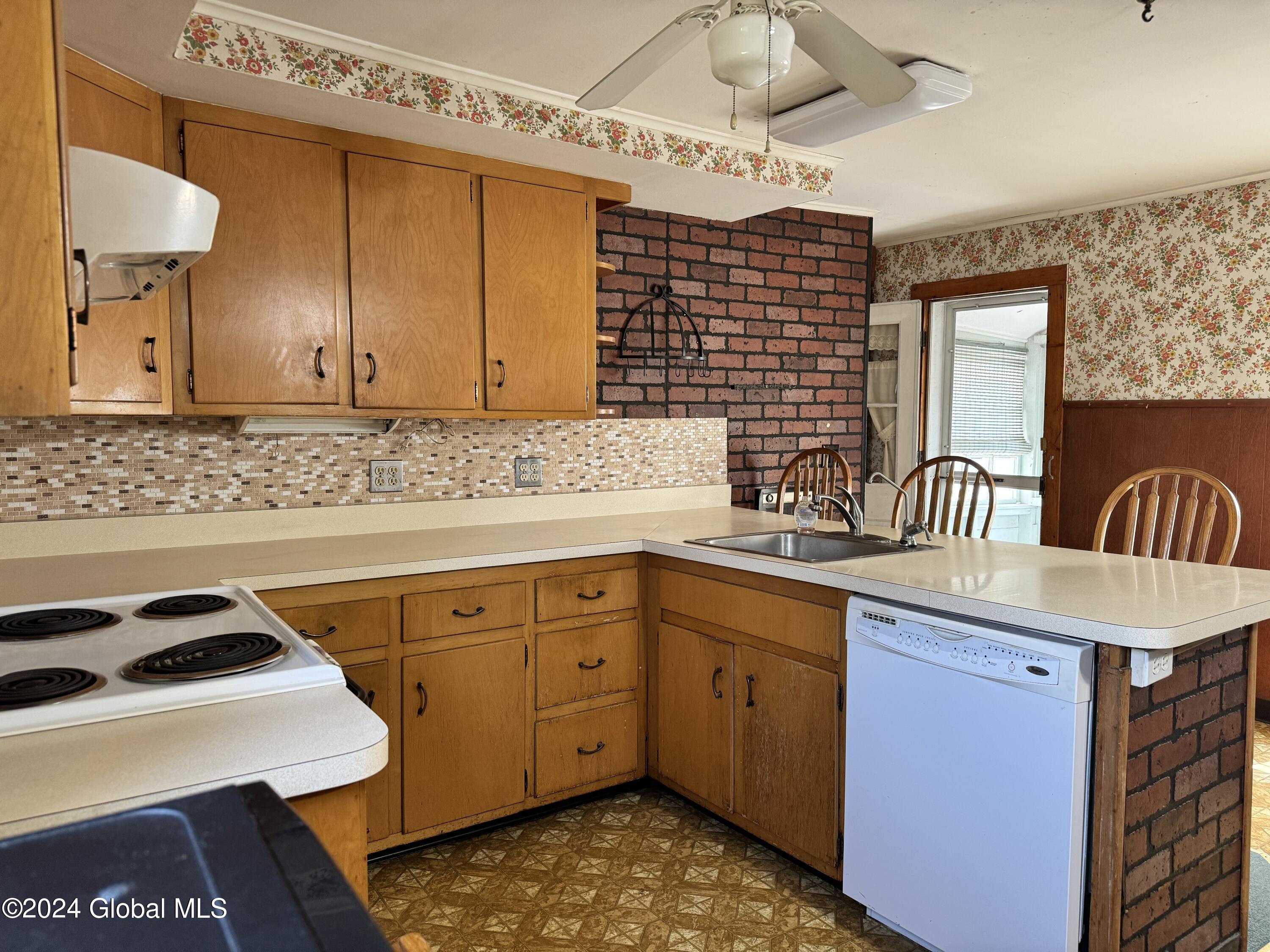 1 Kobor Road Gansevoort, NY 12831 - Photo 6 of 31 IMG_3238
