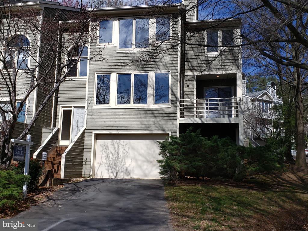 1942 Lakeport Way Reston, VA 20191 - Photo 1 of 22 Gallery Image 1