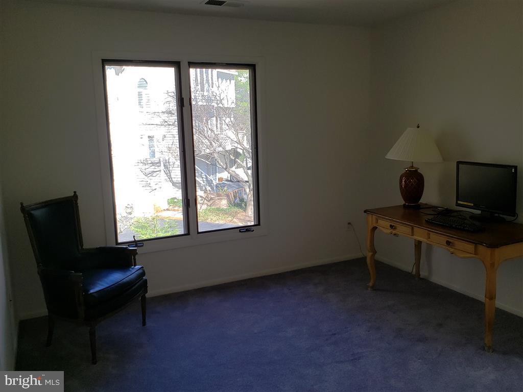 1942 Lakeport Way Reston, VA 20191 - Photo 18 of 22 BR3