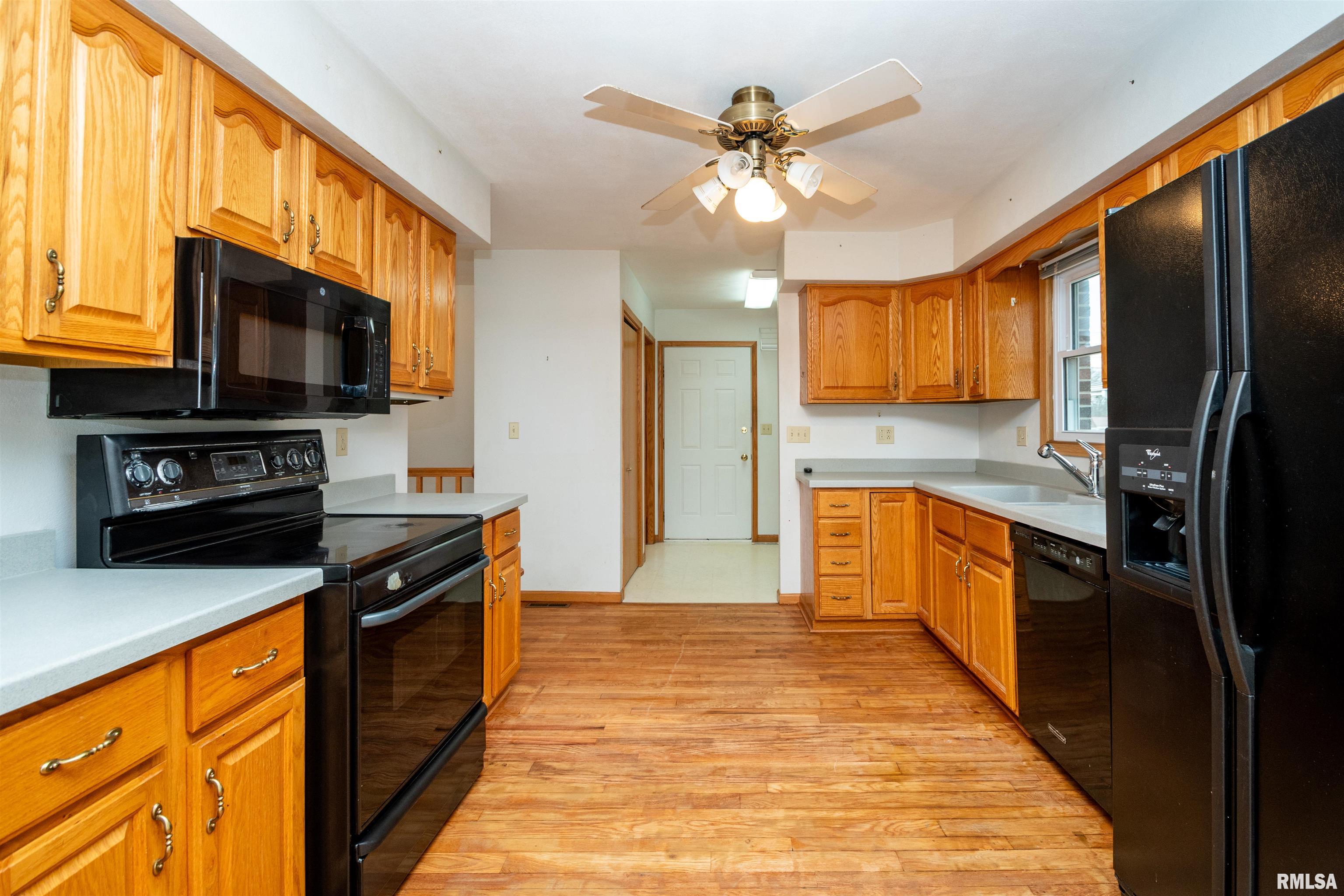 2919 West Rohmann Avenue Peoria, IL 61604 - Photo 13 of 42