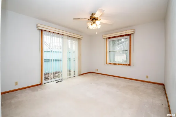 $220,000 | 2919 West Rohmann Avenue, West Peoria, IL 61604